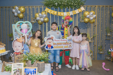 CHÚ HỀ ĐA NĂNG TIỆC THÔI NÔI BÉ ANH TUẤN-BÁNH MÌ 