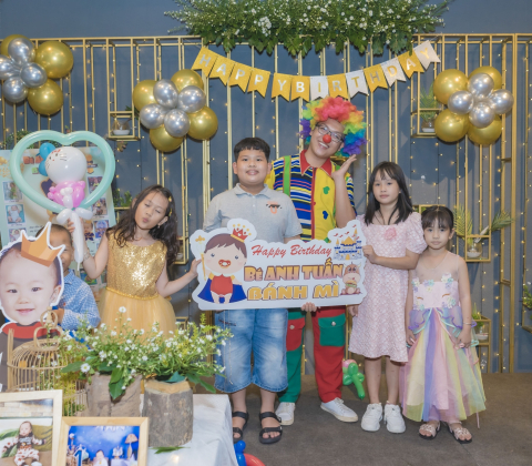 CHÚ HỀ ĐA NĂNG TIỆC THÔI NÔI BÉ ANH TUẤN-BÁNH MÌ 