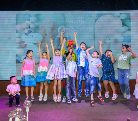 TIỆC THÔI NÔI BÉ VY ANH - MISA