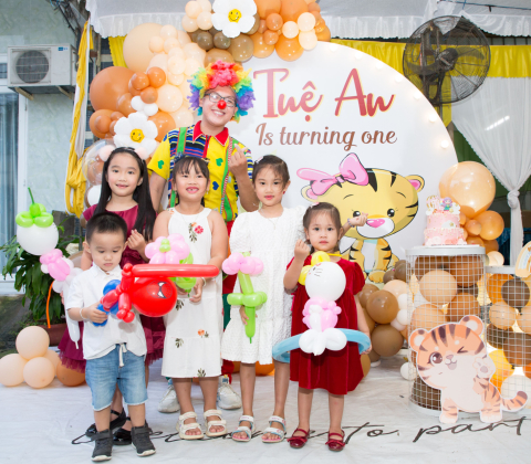 TIỆC THÔI NÔI BÉ TUỆ AN