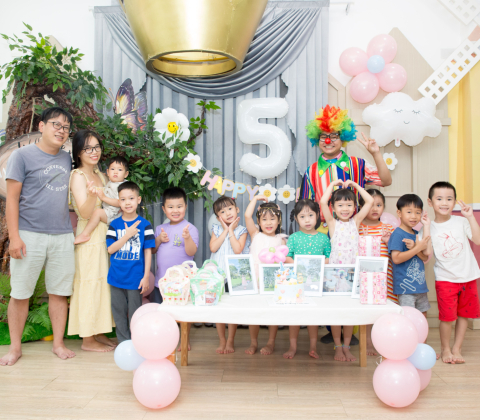 TIỆC SINH NHẬT BÉ LINH NHI