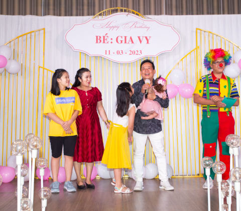 TIỆC THÔI NÔI BÉ GIA VY