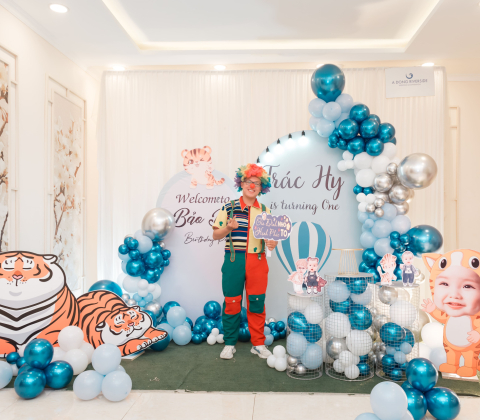 TIỆC THÔI NÔI BÉ TRÁC HY